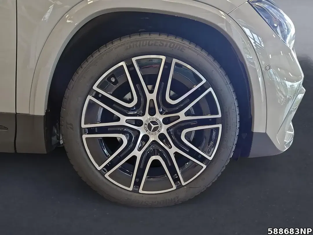 Mercedes-Benz GLA 200 - Thumbnail 4