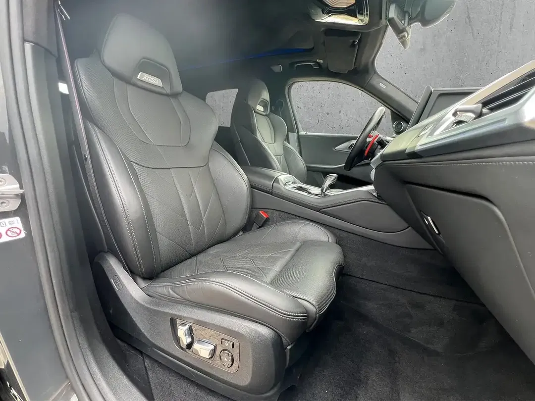 BMW XM Lounge - Thumbnail 7