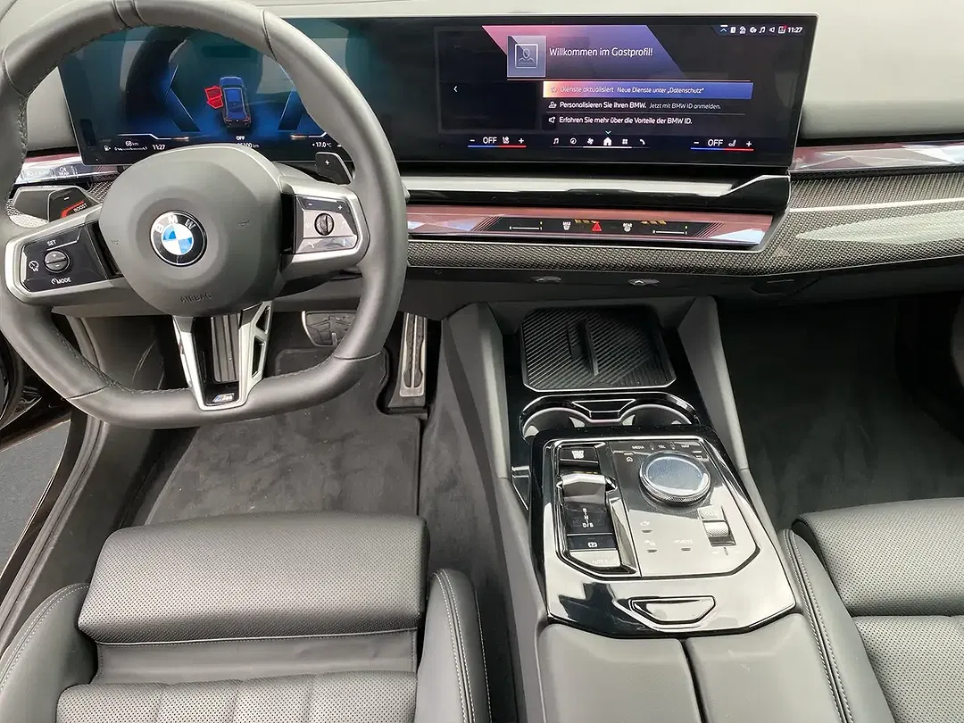 BMW 520 xDrive Touring M Sport - Thumbnail 13