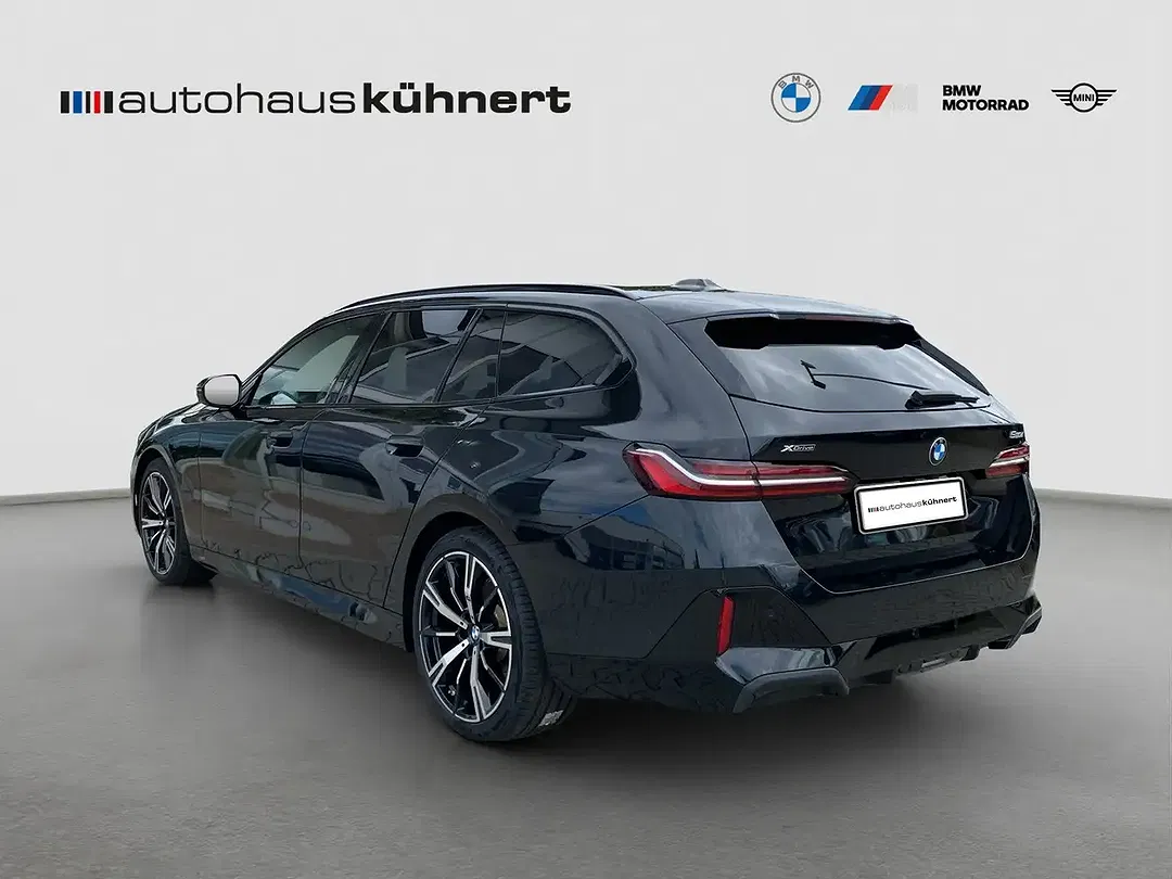 BMW 520 xDrive Touring M Sport - Thumbnail 4