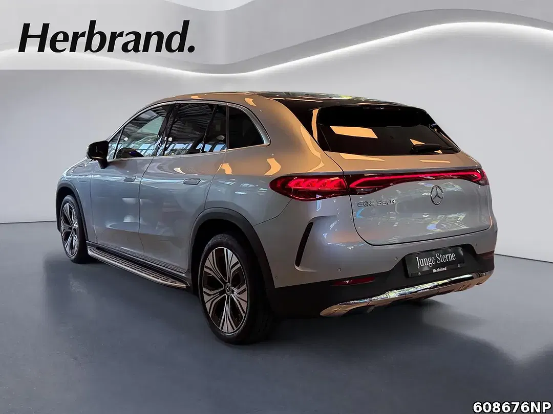 Mercedes-Benz EQE SUV 350 EQ - Thumbnail 4