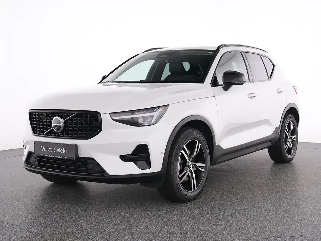 Volvo XC40 B3 Plus Dark - Thumbnail 1