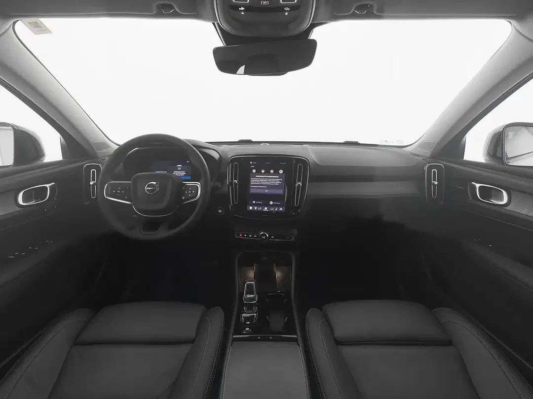 Volvo XC40 B3 Plus Dark - Thumbnail 3