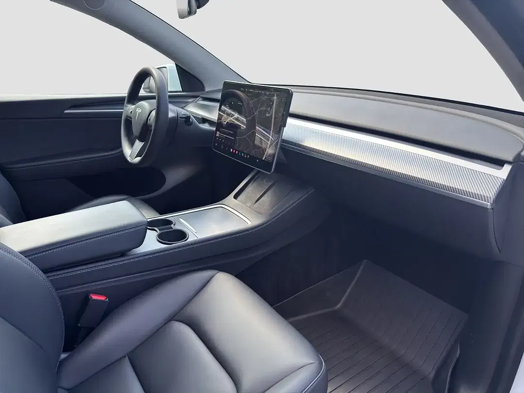 Tesla Model Y AWD Dual Motor Long Range - Thumbnail 12