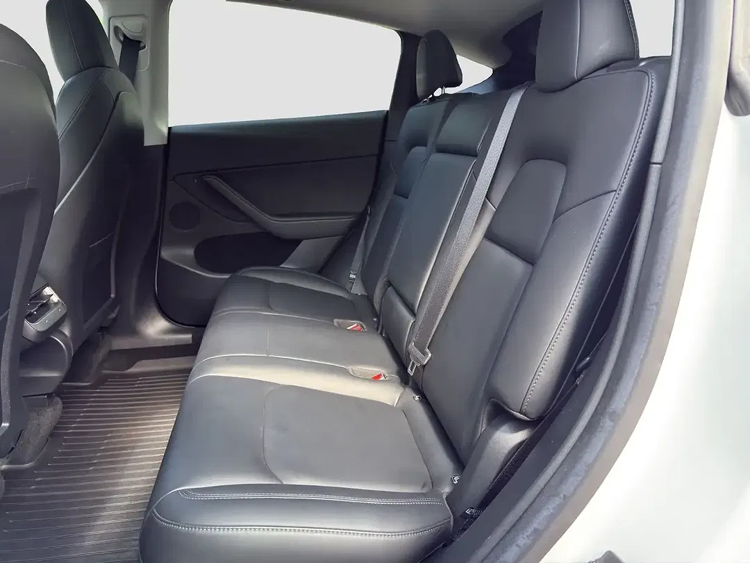 Tesla Model Y AWD Dual Motor Long Range - Thumbnail 13