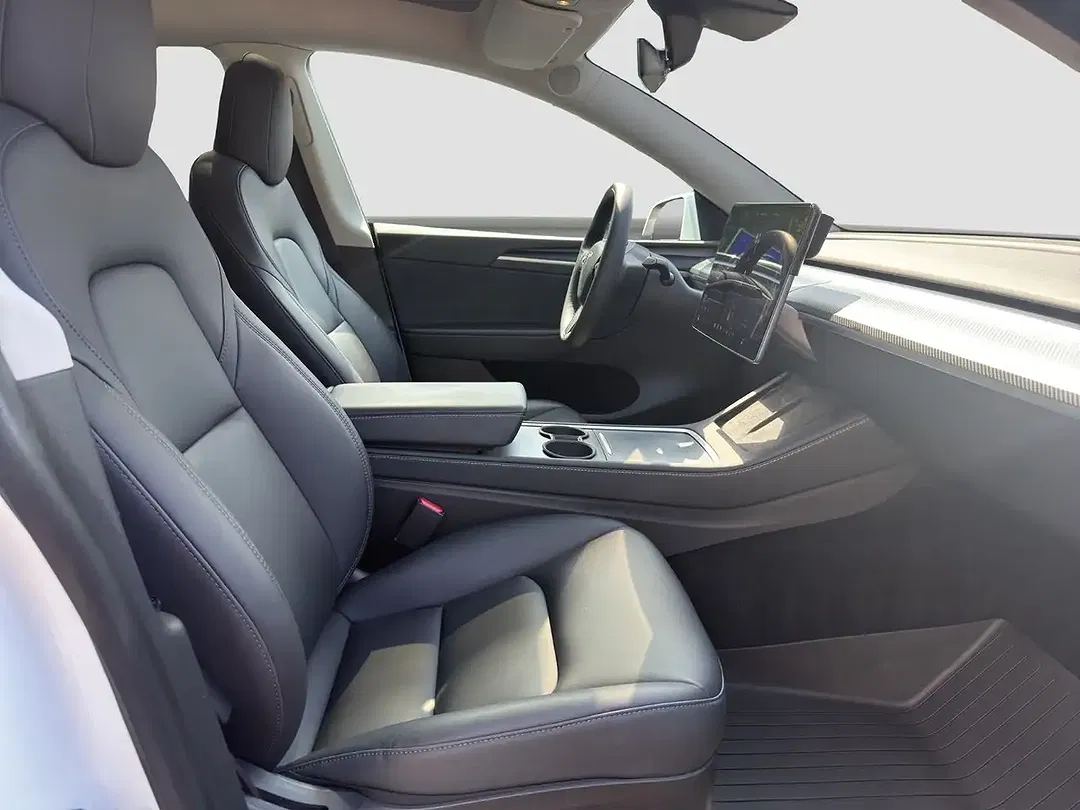 Tesla Model Y AWD Dual Motor Long Range - Thumbnail 17