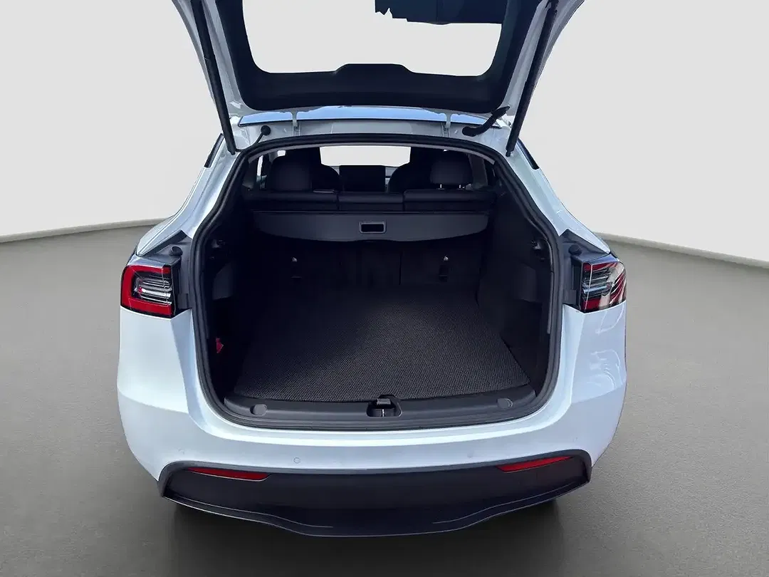 Tesla Model Y AWD Dual Motor Long Range - Thumbnail 19