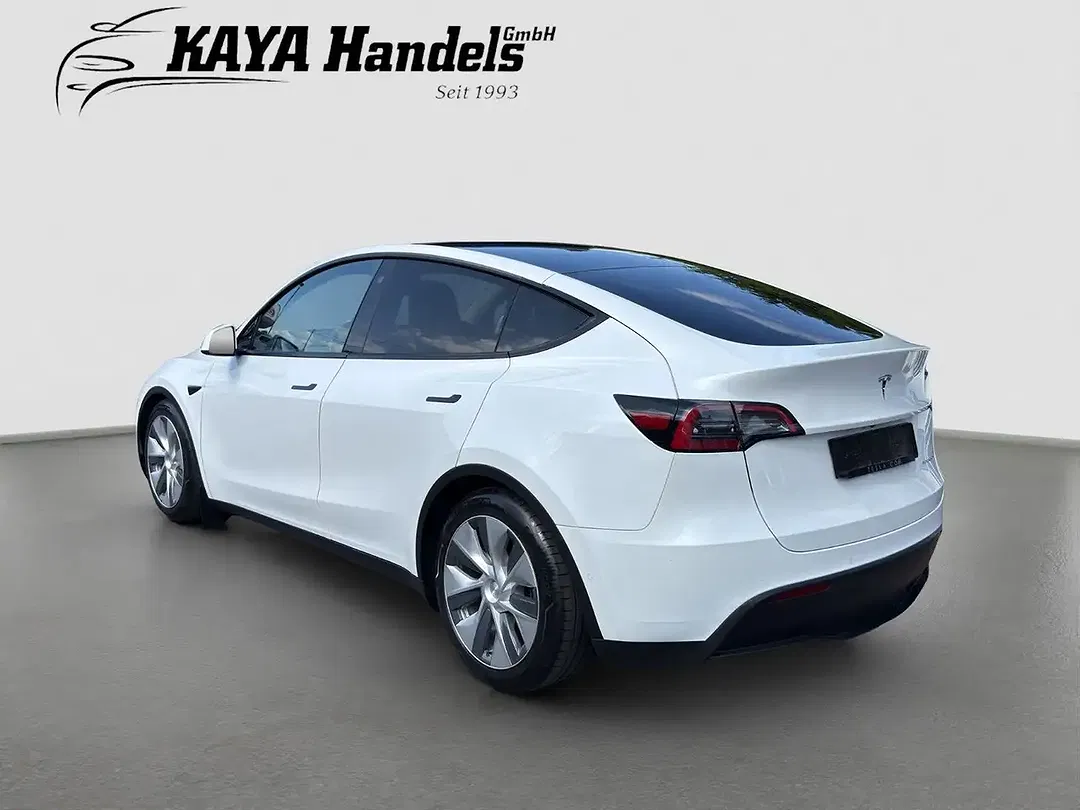 Tesla Model Y AWD Dual Motor Long Range - Thumbnail 5