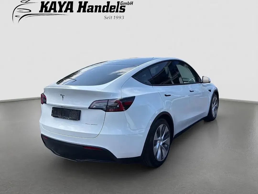 Tesla Model Y AWD Dual Motor Long Range - Thumbnail 7