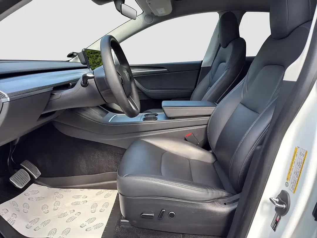 Tesla Model Y AWD Dual Motor Long Range - Thumbnail 9