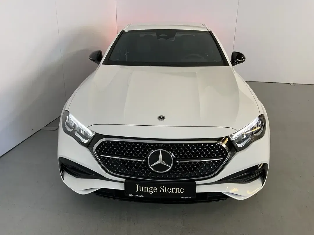 Mercedes-Benz E 200 AMG Night - Thumbnail 1