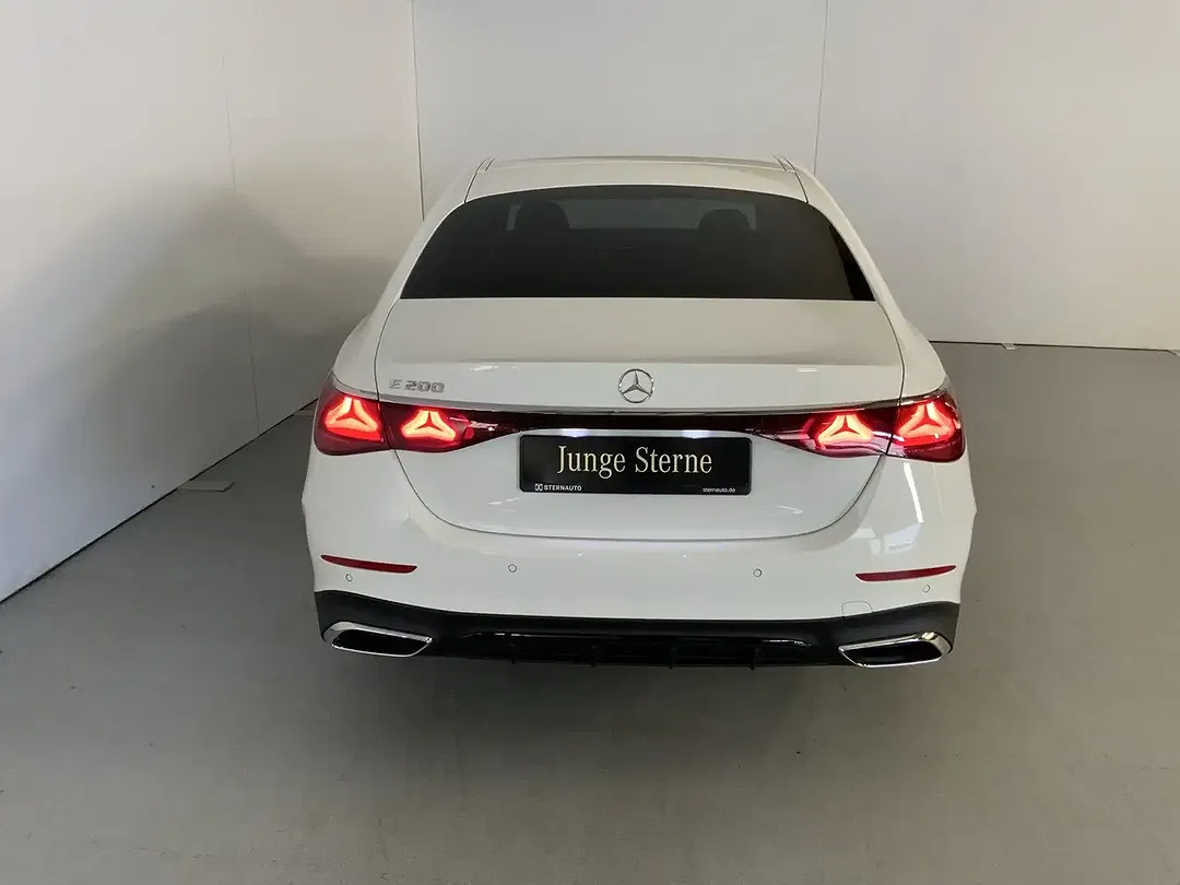 Mercedes-Benz E 200 AMG Night - Thumbnail 5