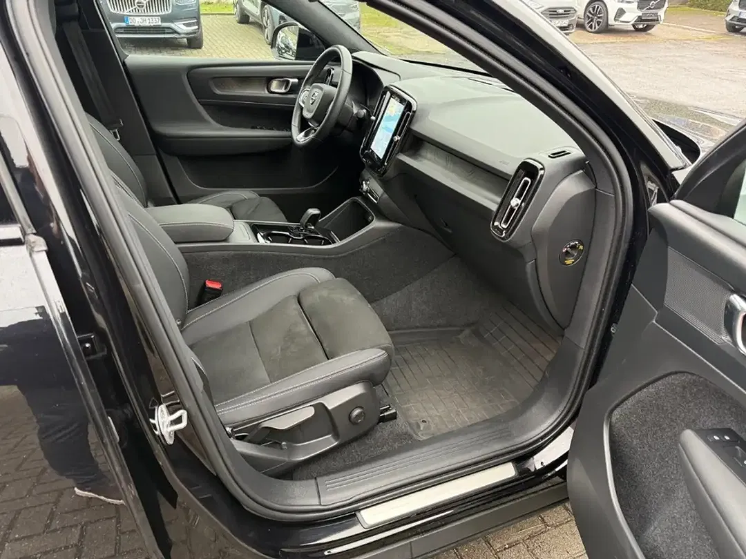 Volvo C40 AWD Recharge Twin Motor Plus - Thumbnail 7