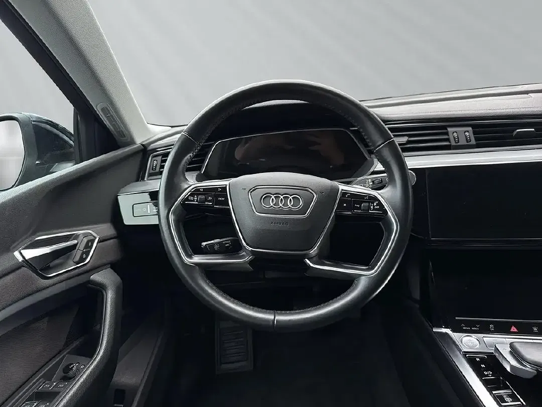 Audi e-tron 50 quattro Base - Thumbnail 13