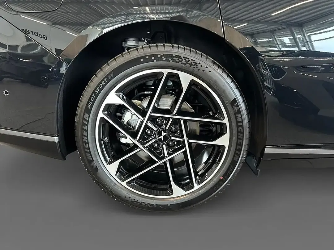 Xpeng P7 - Thumbnail 12