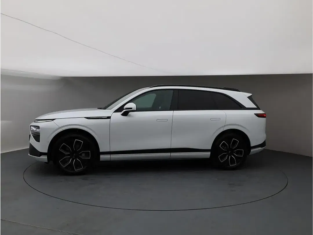 Xpeng G9 RWD Long Range MY2025 - Thumbnail 3