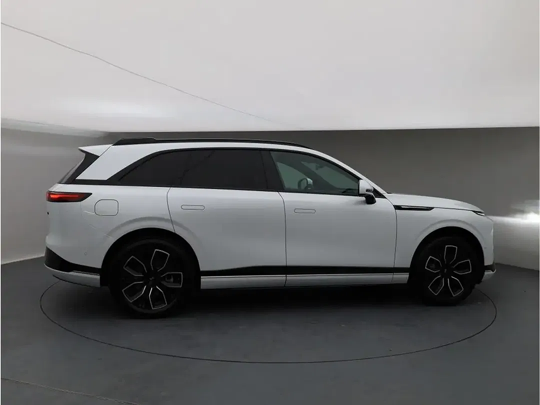 Xpeng G9 RWD Long Range MY2025 - Thumbnail 7