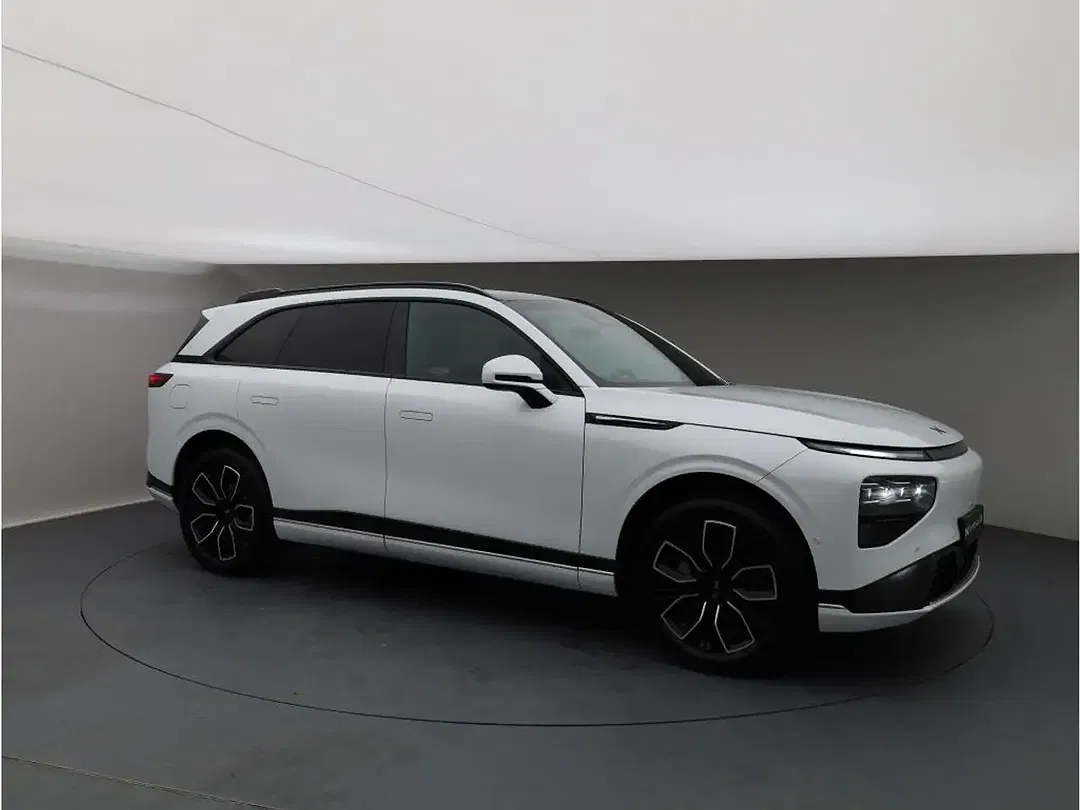 Xpeng G9 RWD Long Range MY2025 - Thumbnail 8