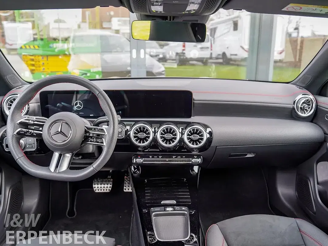 Mercedes-Benz CLA 200 AMG Night - Thumbnail 13