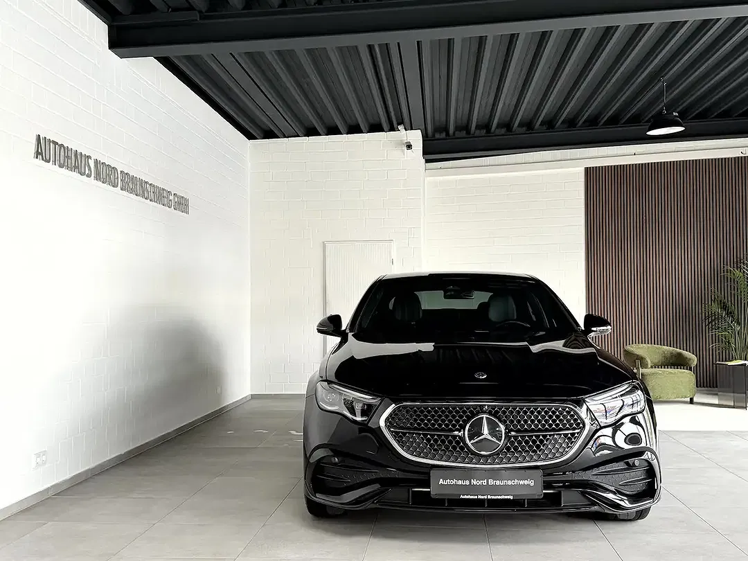 Mercedes-Benz E 300 AMG Line Night - foto 2