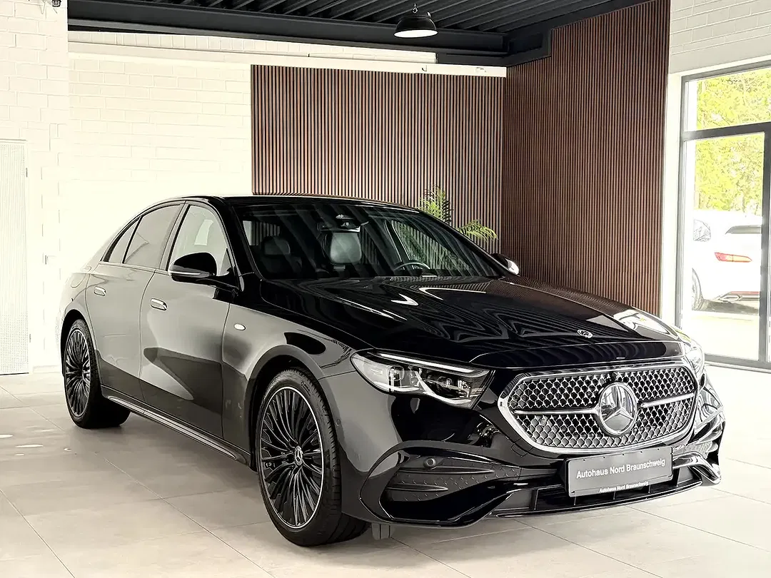 Mercedes-Benz E 300 AMG Line Night - Thumbnail 4