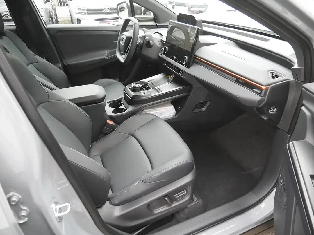 Subaru Uncharted AWD Platinum Plus - foto 2
