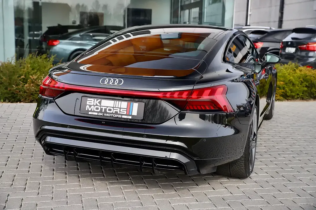 Audi e-tron GT 60 - Thumbnail 12