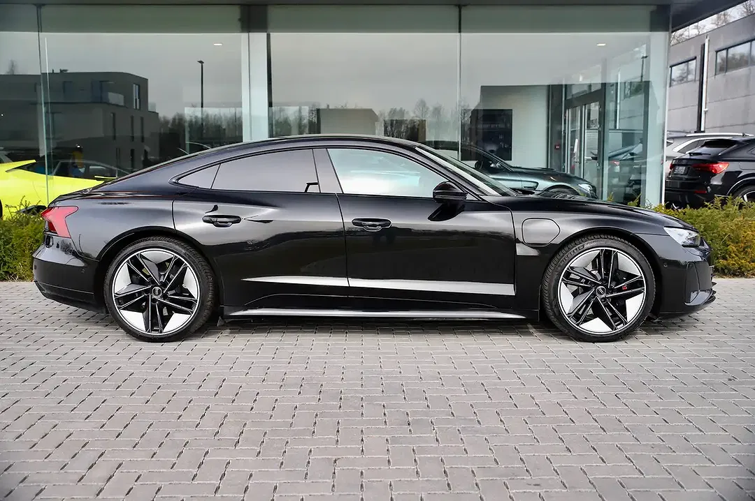 Audi e-tron GT 60 - Thumbnail 6