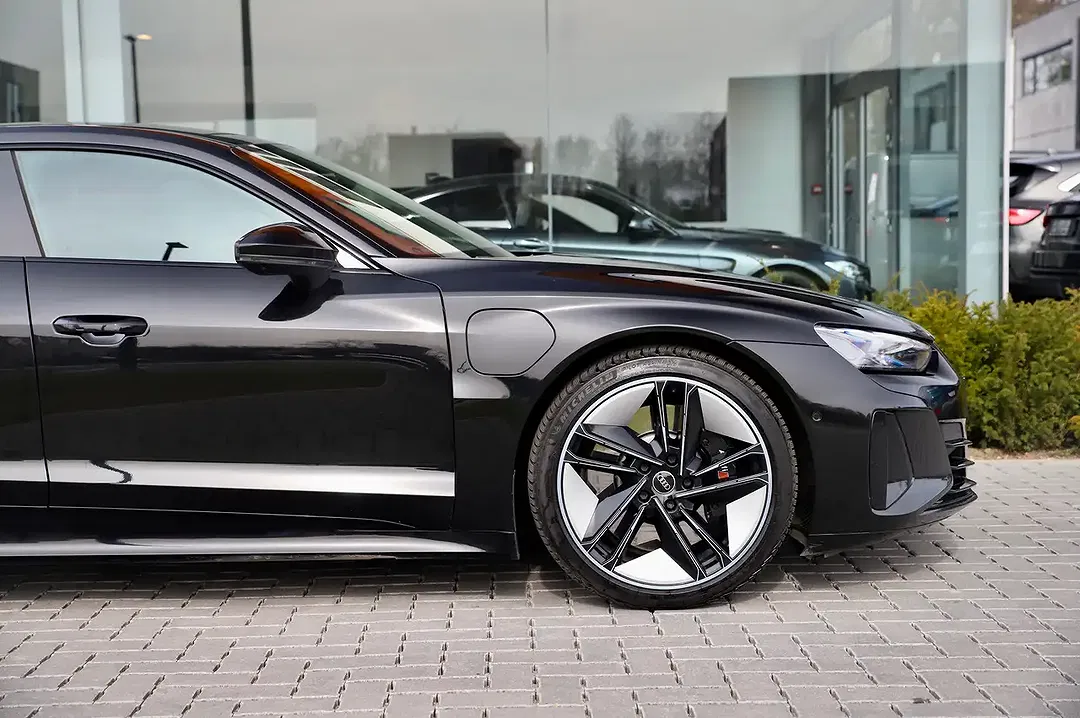 Audi e-tron GT 60 - Thumbnail 8