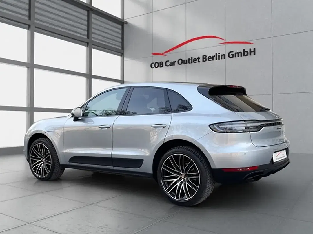 Porsche Macan - Thumbnail 3