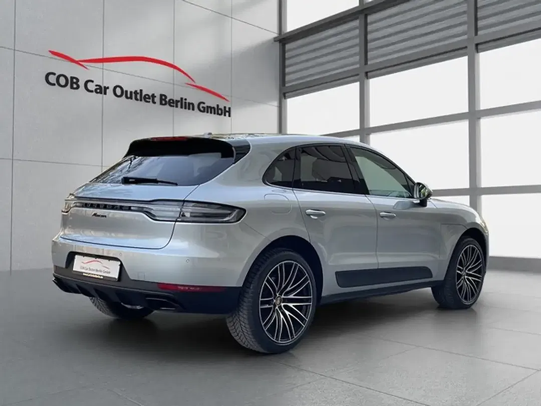 Porsche Macan - Thumbnail 4