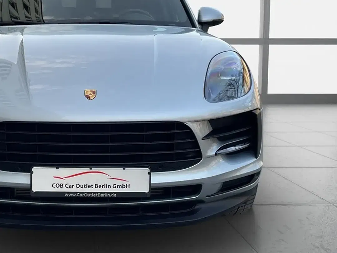 Porsche Macan - Thumbnail 8
