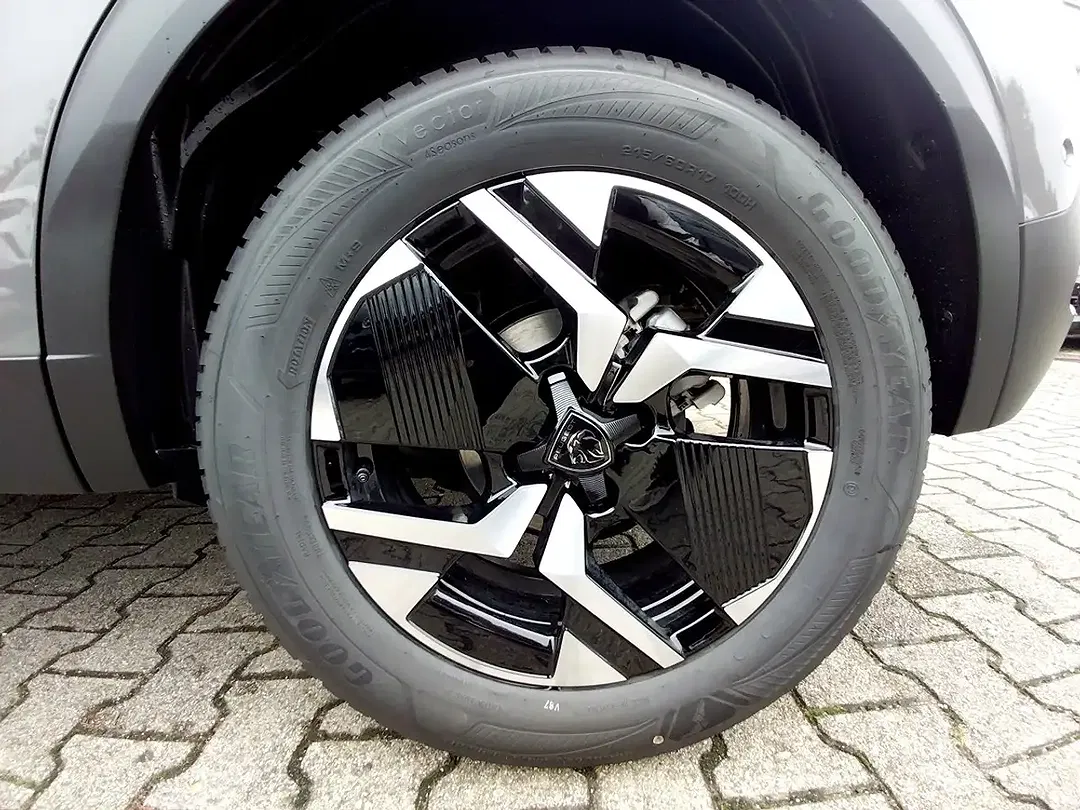 Peugeot 2008 130 PureTech Allure - Thumbnail 11