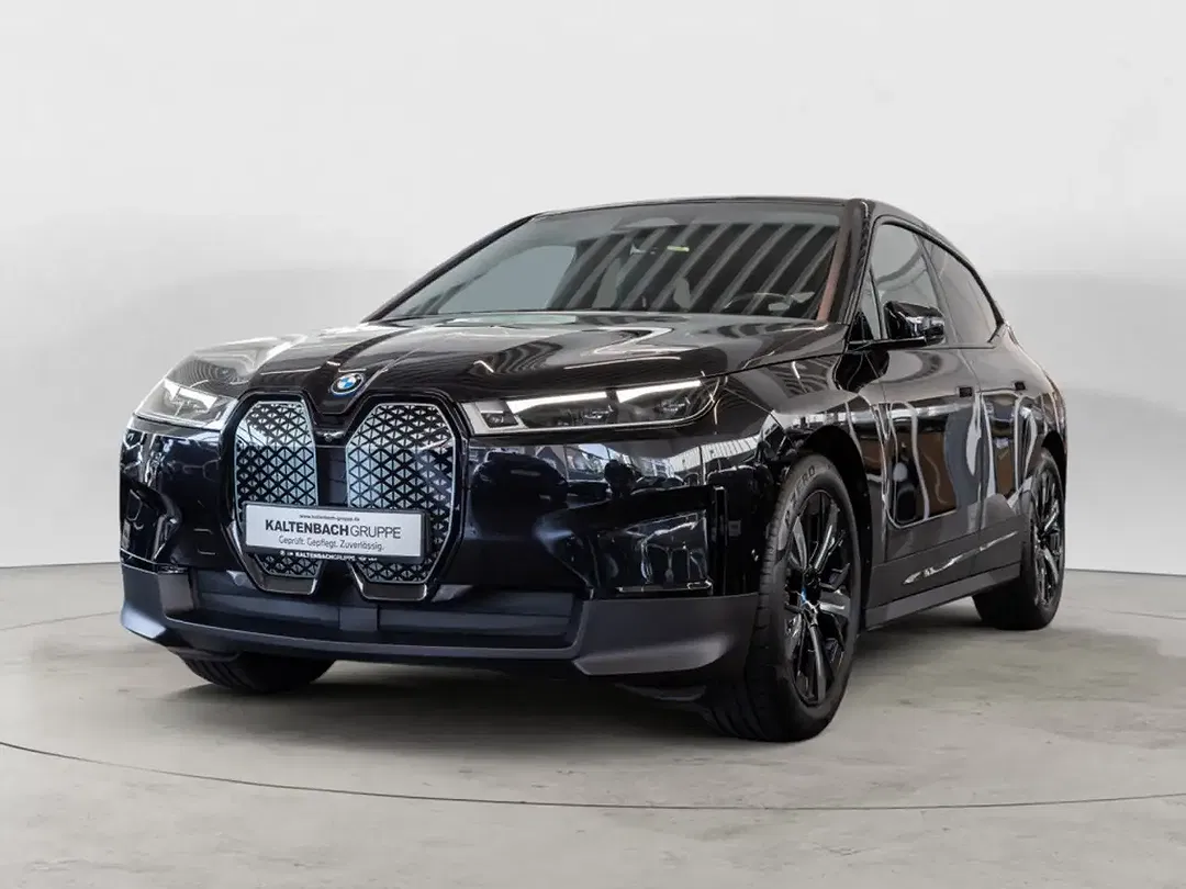 BMW iX xDrive - Thumbnail 1
