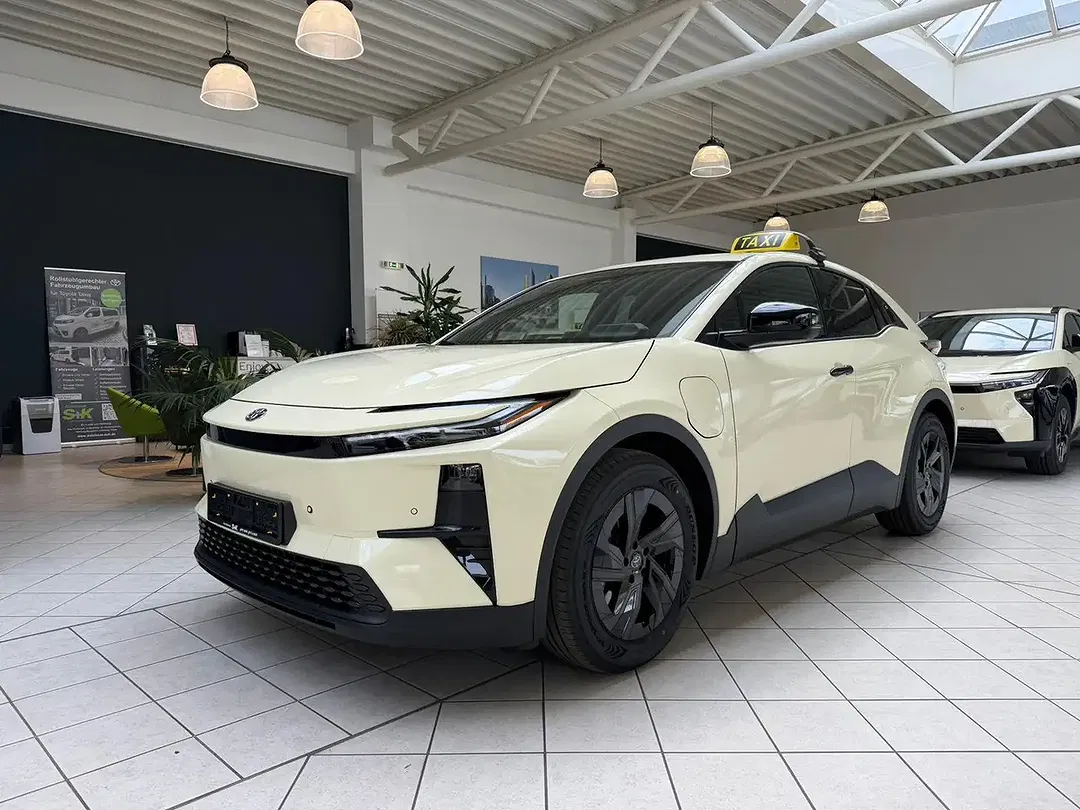 Toyota C-HR Teamplayer - Thumbnail 2