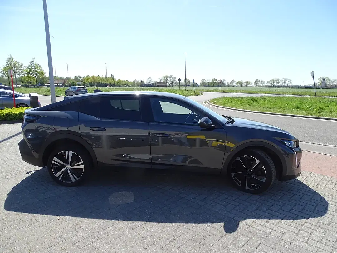 Peugeot 408 PureTech Allure - Thumbnail 3