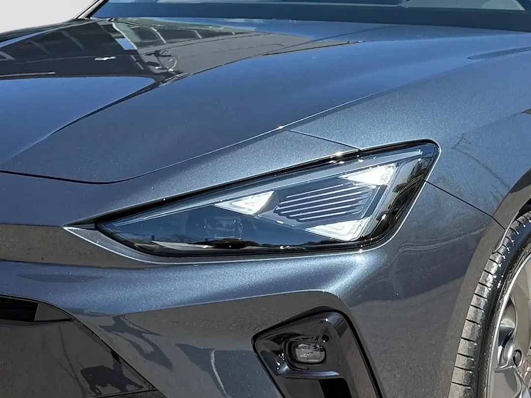 CUPRA Leon 2.0 TSI DSG 4Drive Sportstourer - Thumbnail 2