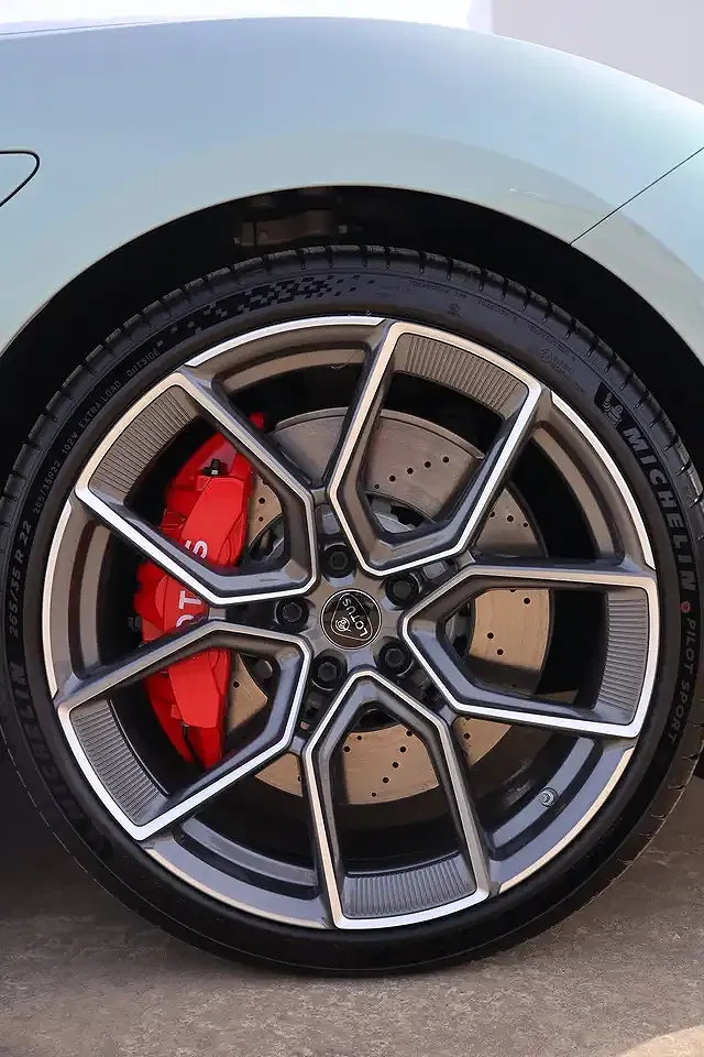 Lotus Emeya S - Thumbnail 10