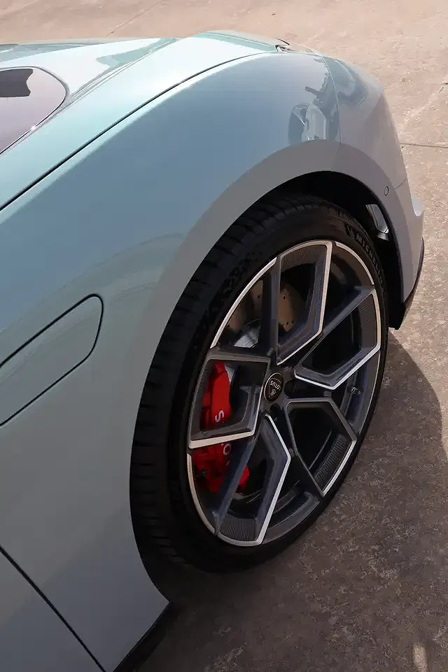 Lotus Emeya S - Thumbnail 12