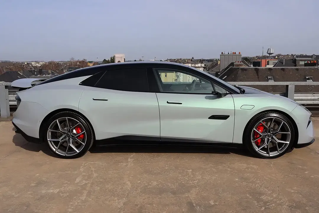 Lotus Emeya S - Thumbnail 7