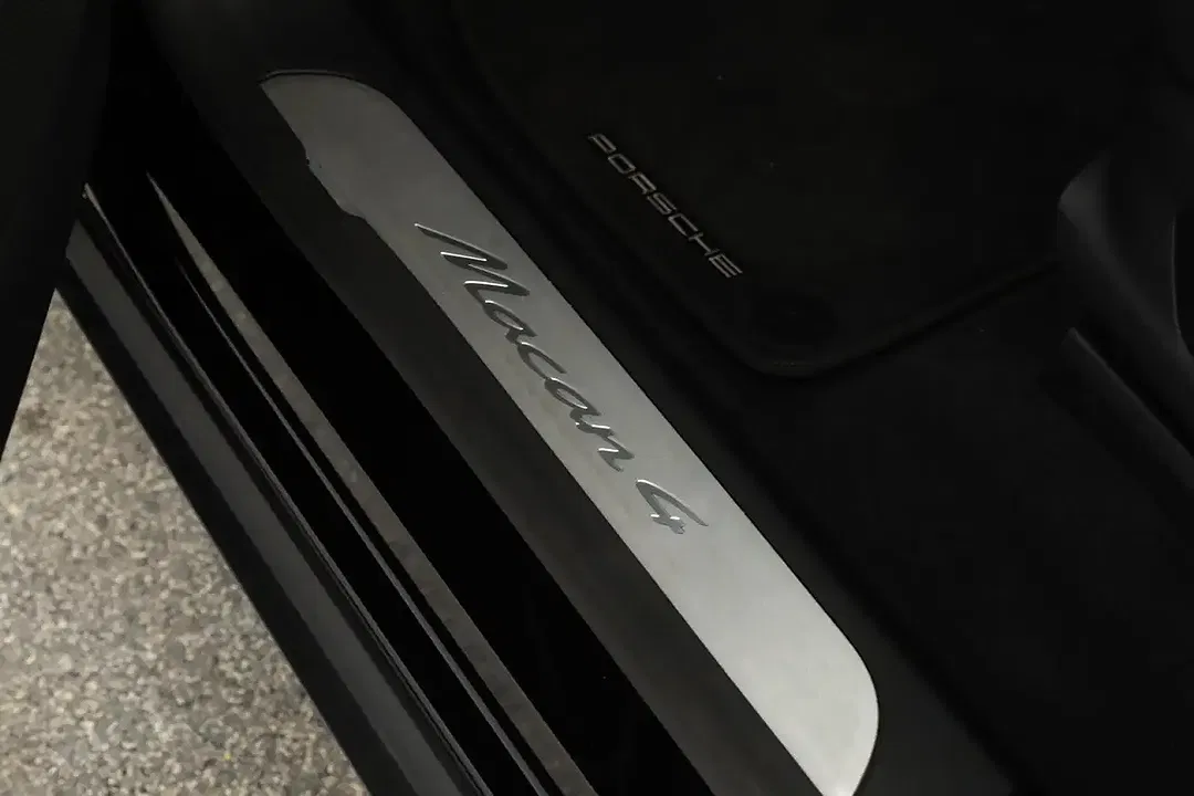 Porsche Macan EV 4 - Thumbnail 10