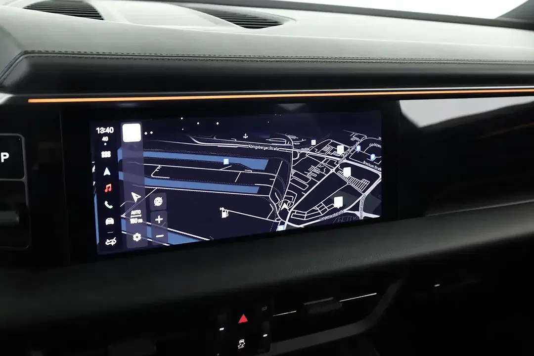 Porsche Macan EV 4 - Thumbnail 13