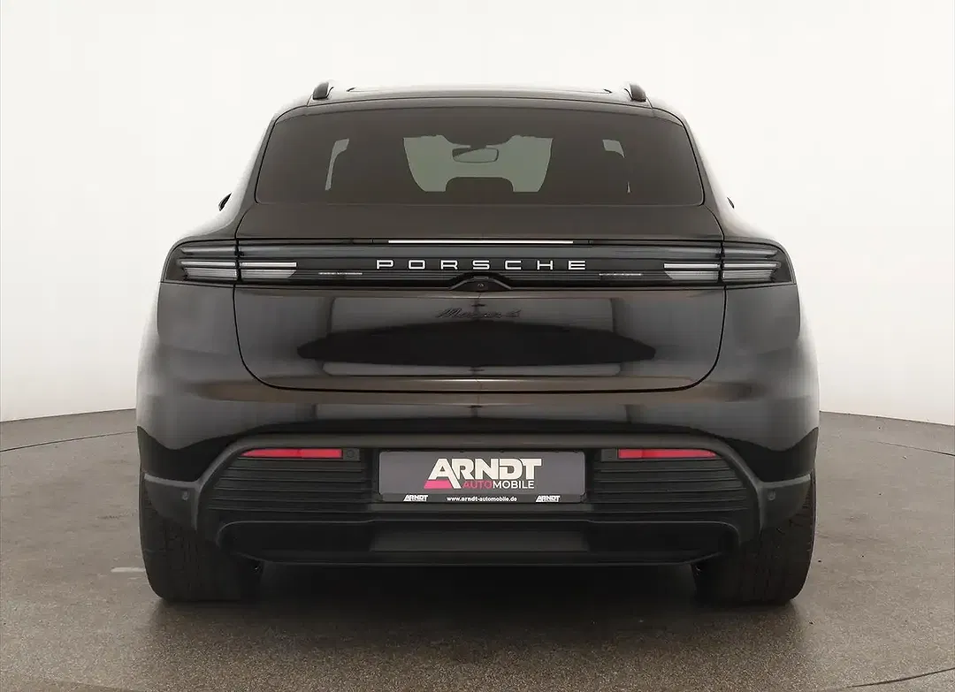 Porsche Macan EV 4 - Thumbnail 6