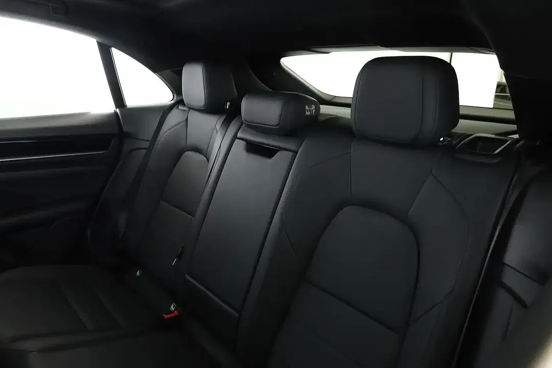 Porsche Macan EV 4 - Thumbnail 7