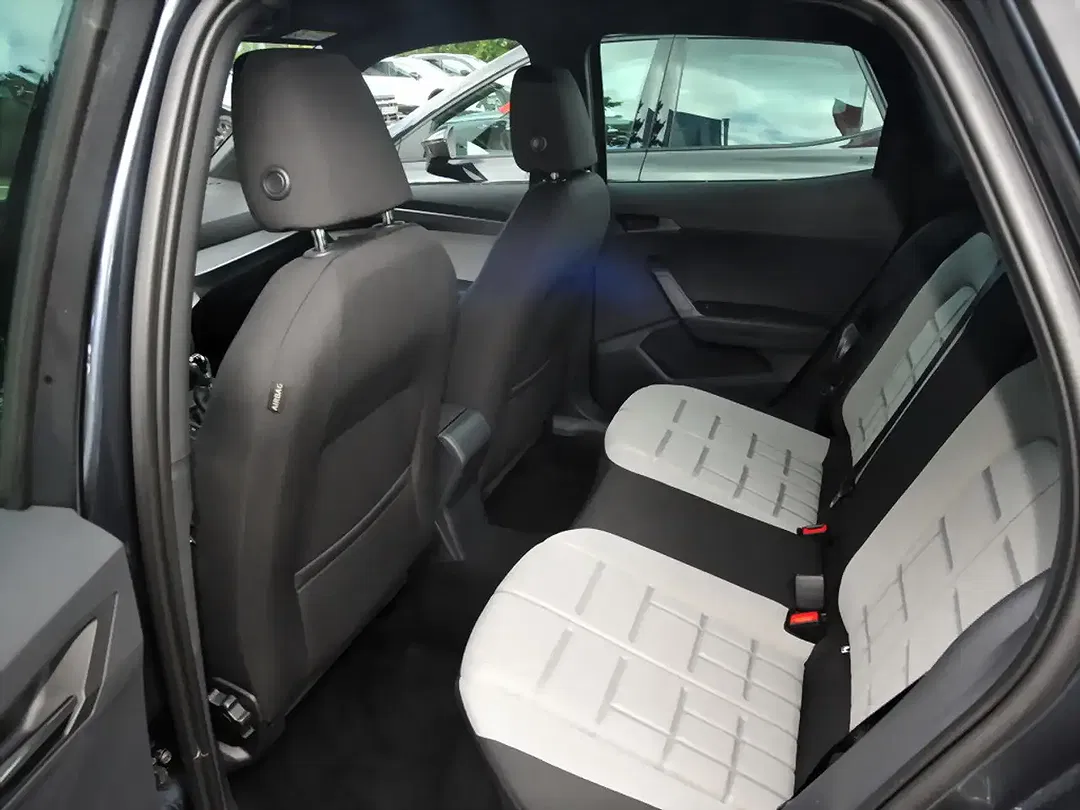 SEAT Arona 1.0 TSI FR - Thumbnail 9