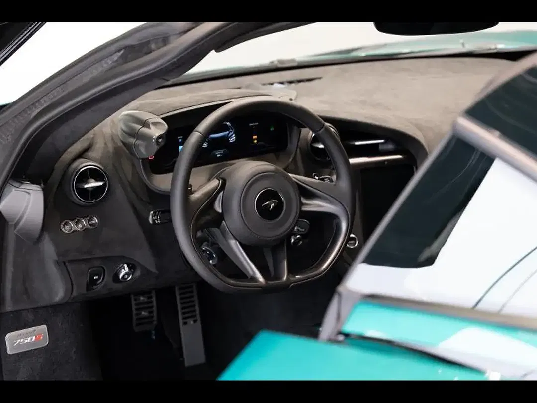 McLaren 750S Coupé - Thumbnail 13