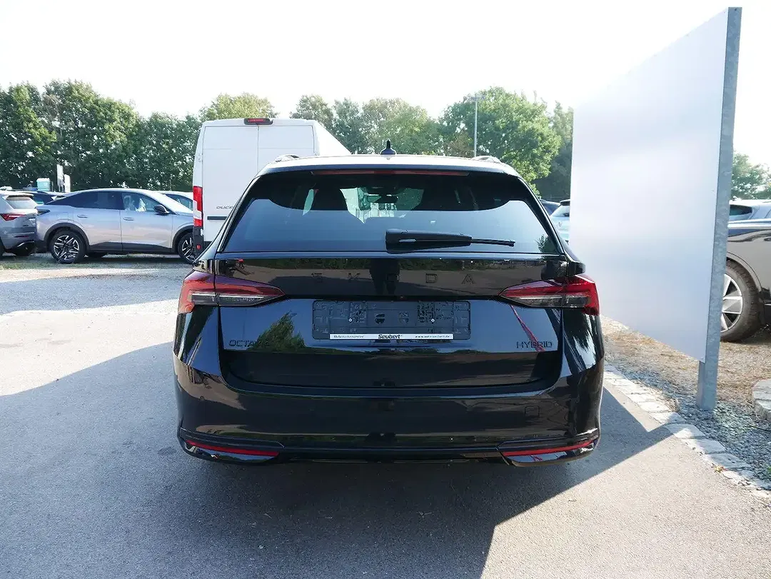 Skoda Octavia 1.5 TSI MHEV DSG Combi Sportline - foto 2