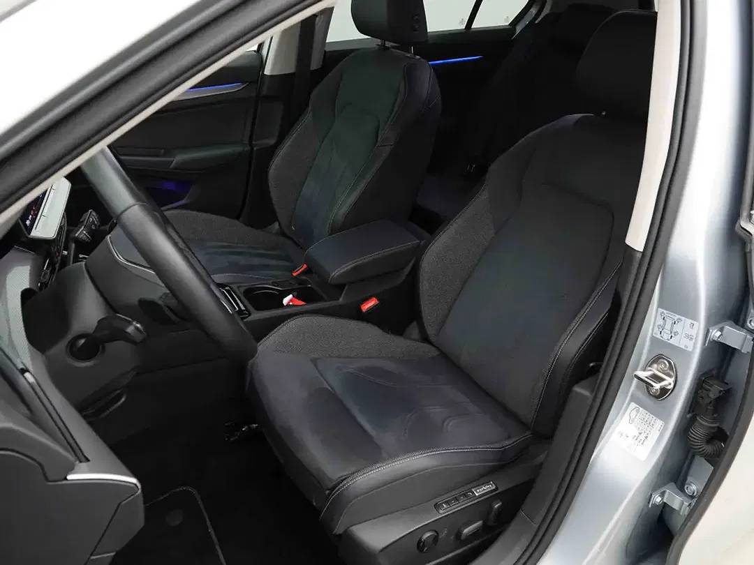 Volkswagen Golf 1.5 TSI eHybrid PHEV EV Style - Thumbnail 7