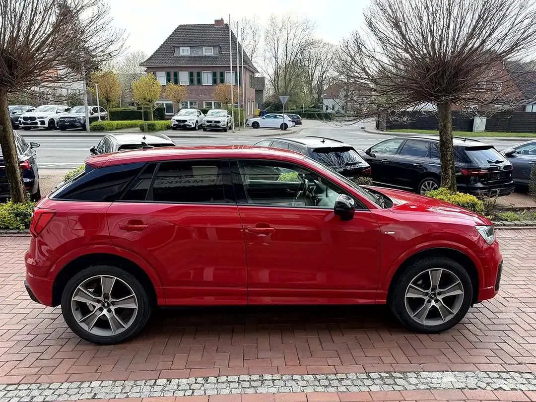 Audi Q2 35 TFSI S line - Thumbnail 4