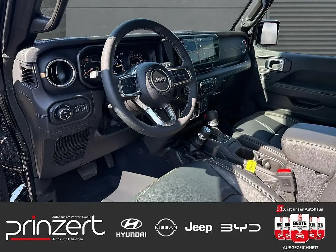 Jeep Wrangler 2.0 - Thumbnail 3